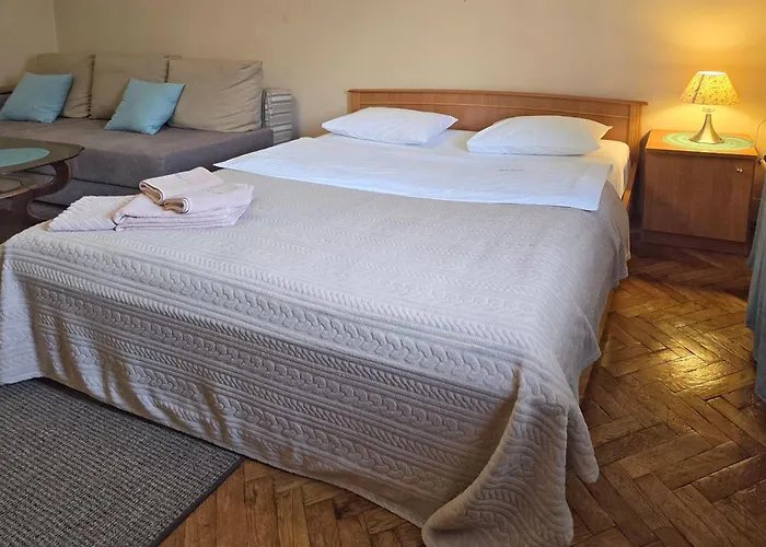 Home Hotel Apartments On Lva Tolstogo